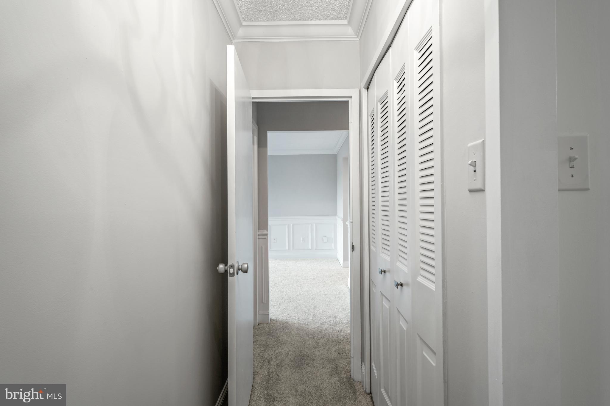 SKYLINE PLAZA - Residential