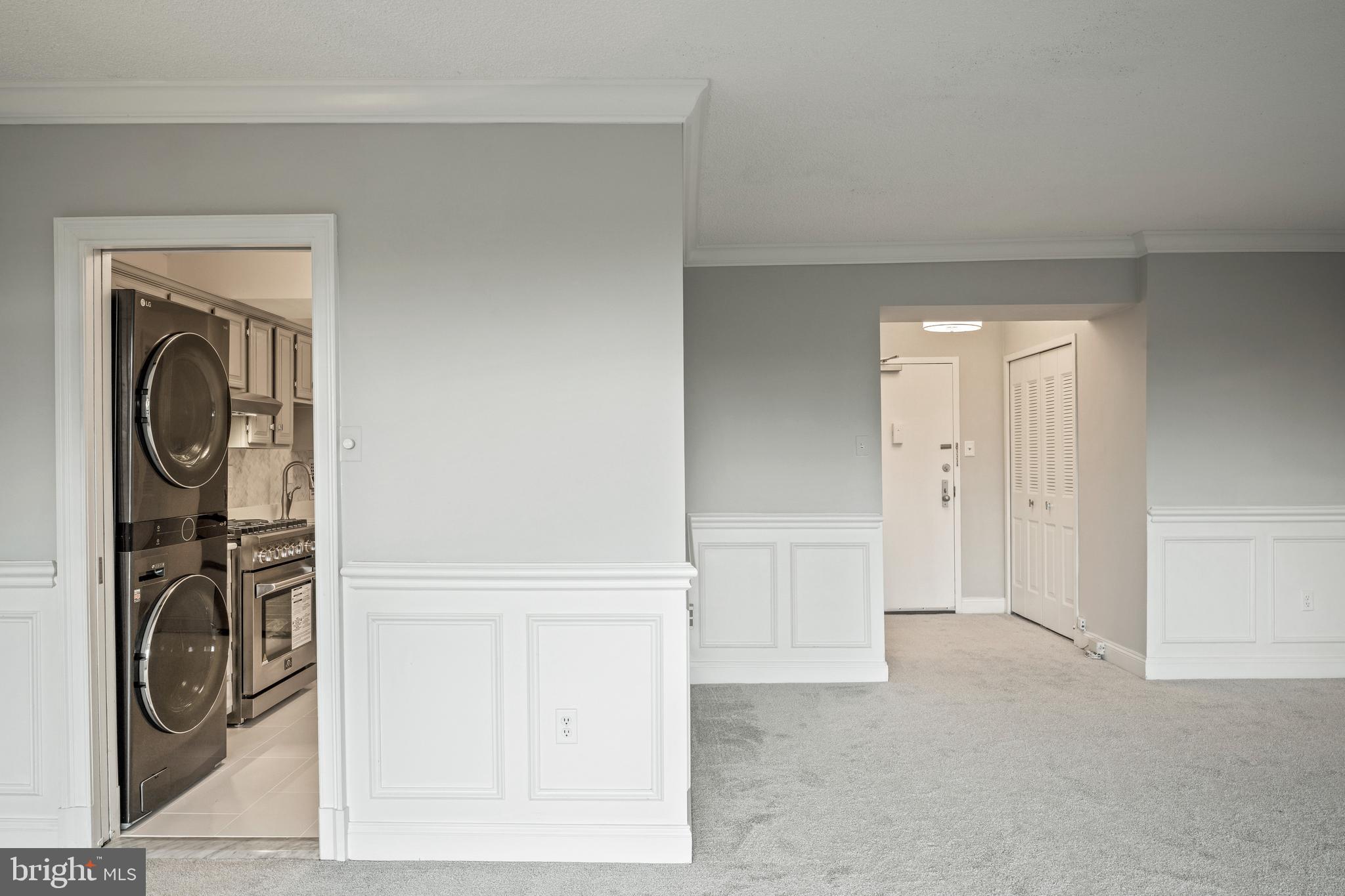 SKYLINE PLAZA - Residential