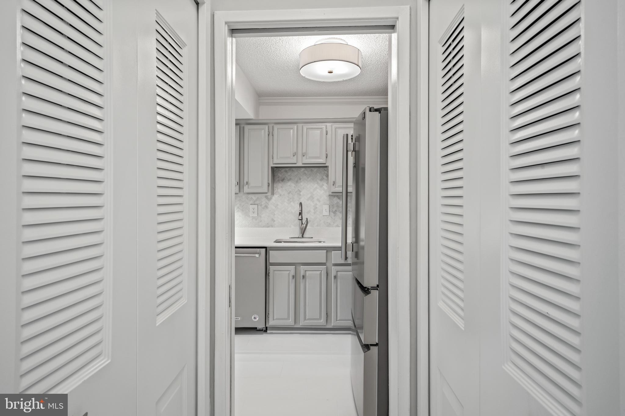 SKYLINE PLAZA - Residential