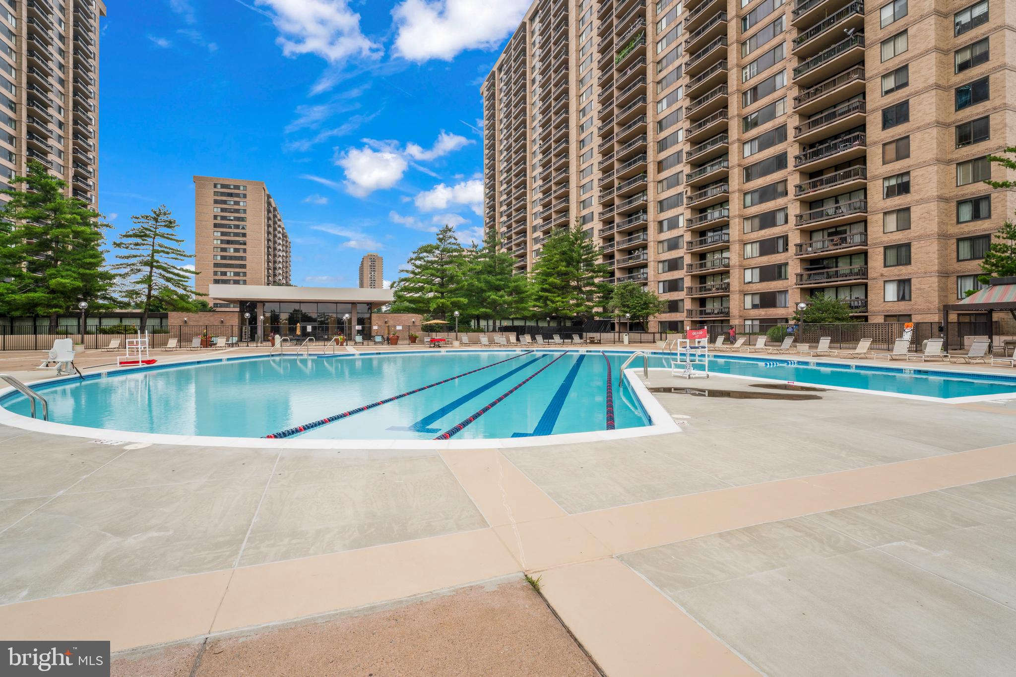 SKYLINE PLAZA - Residential