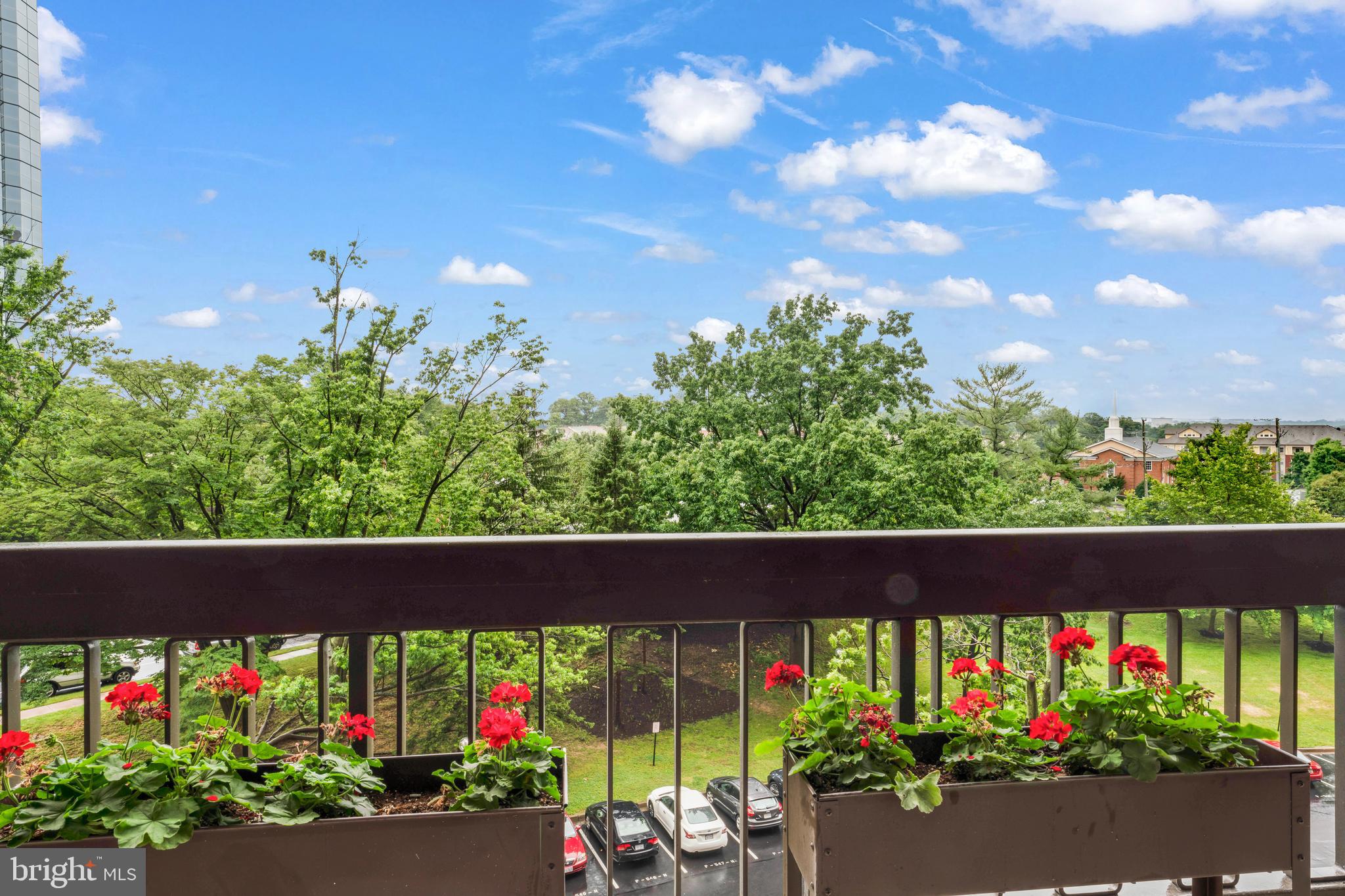 SKYLINE PLAZA - Residential