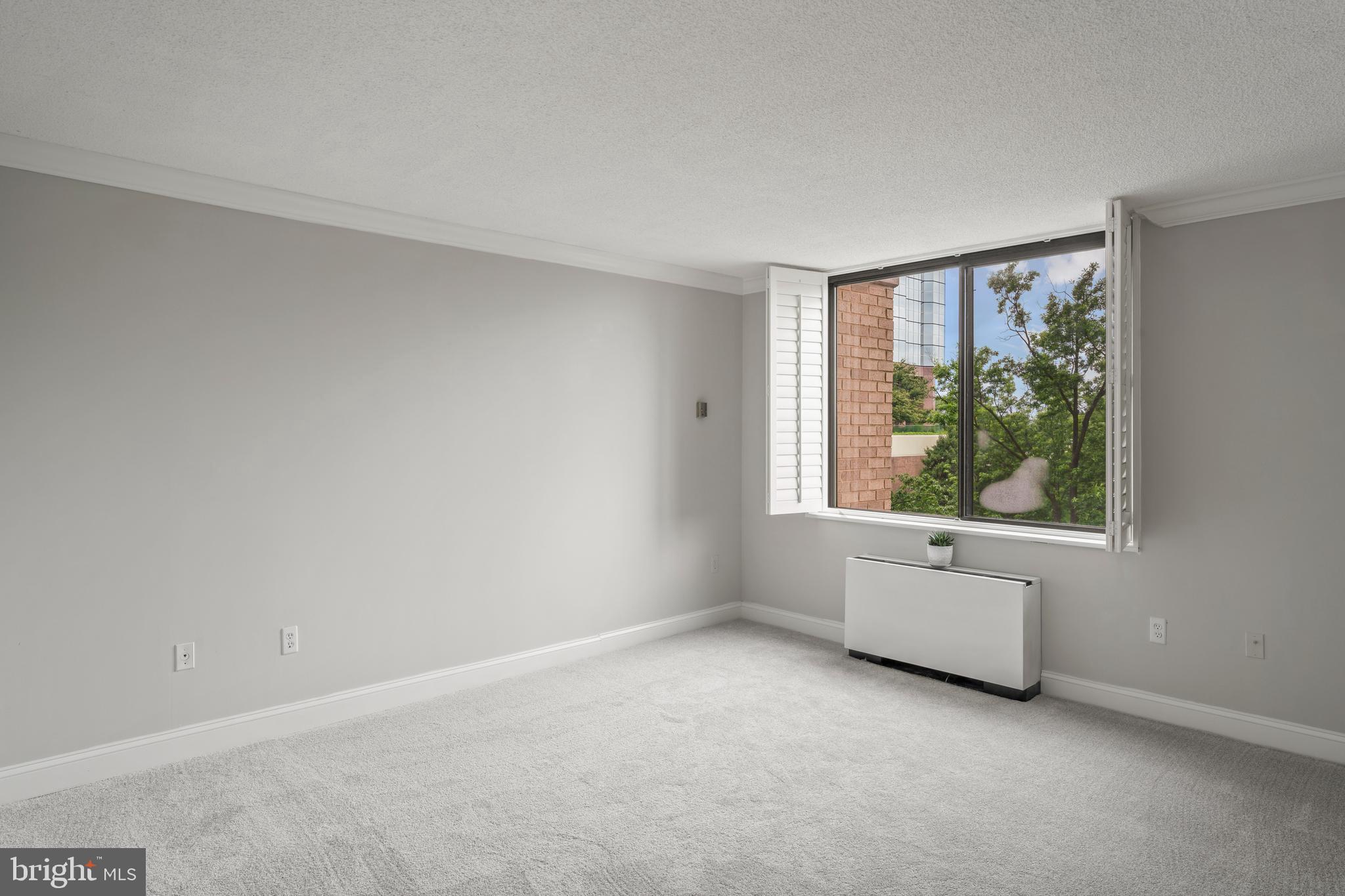 SKYLINE PLAZA - Residential