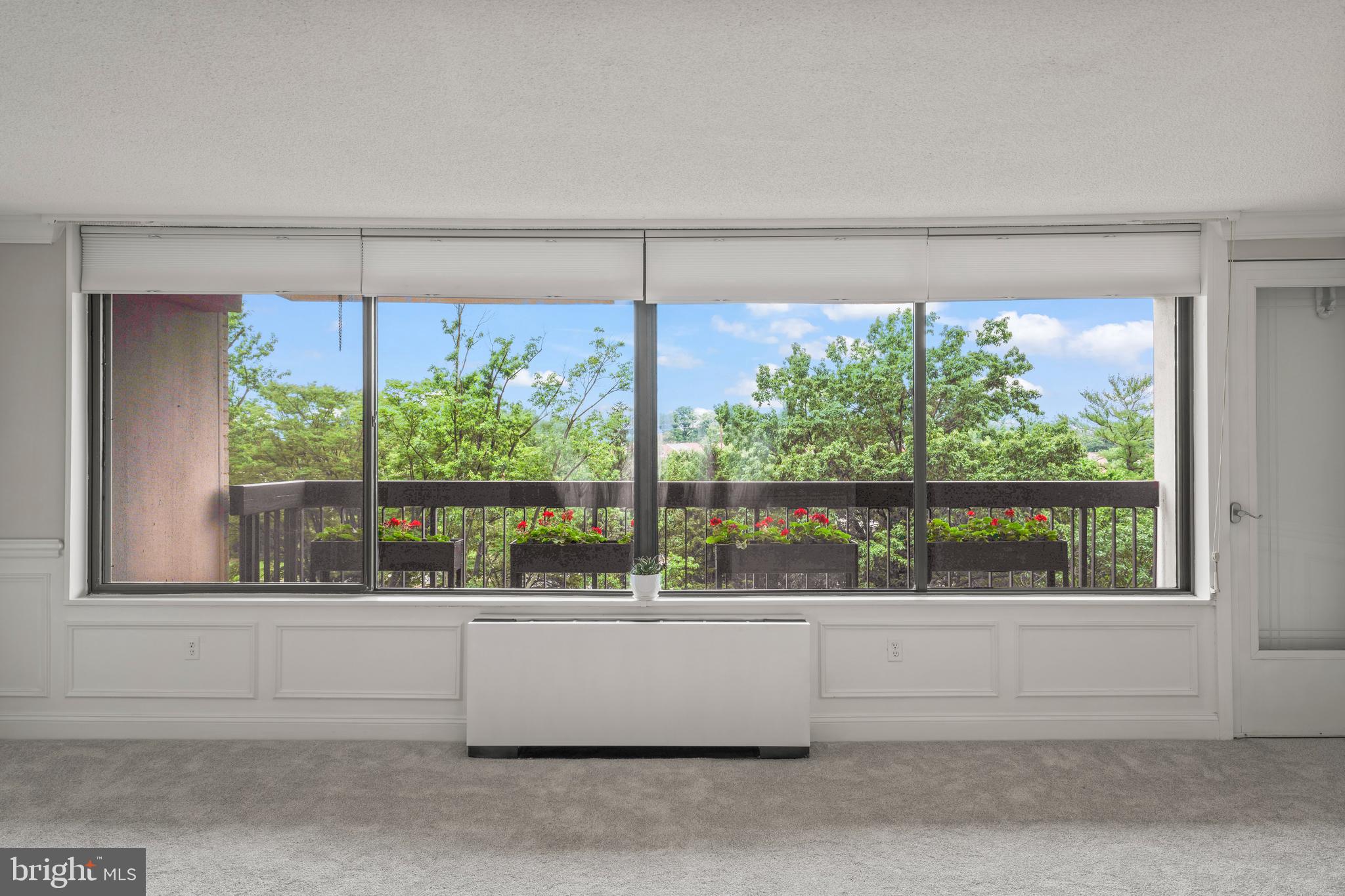 SKYLINE PLAZA - Residential