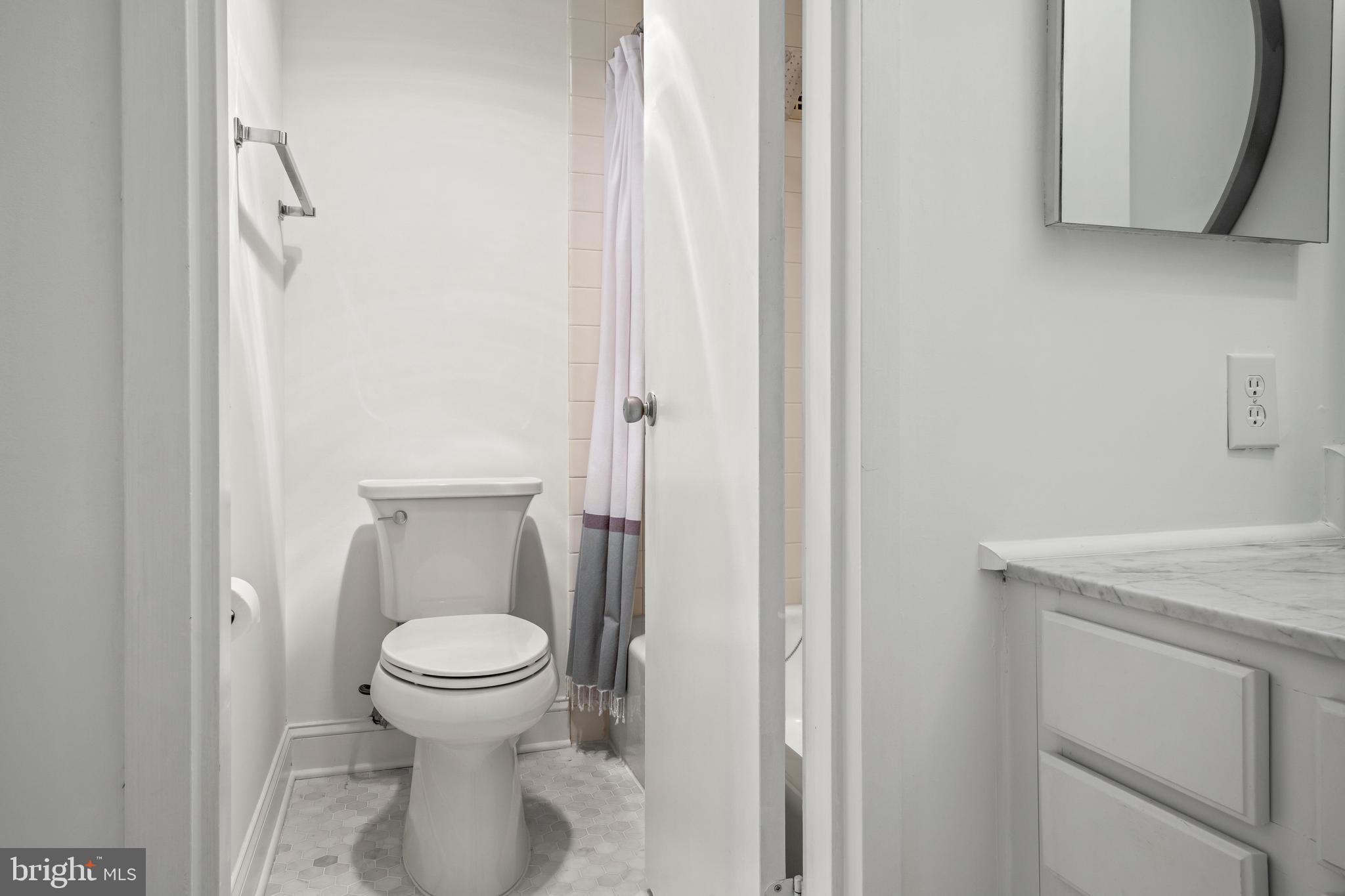 SKYLINE PLAZA - Residential