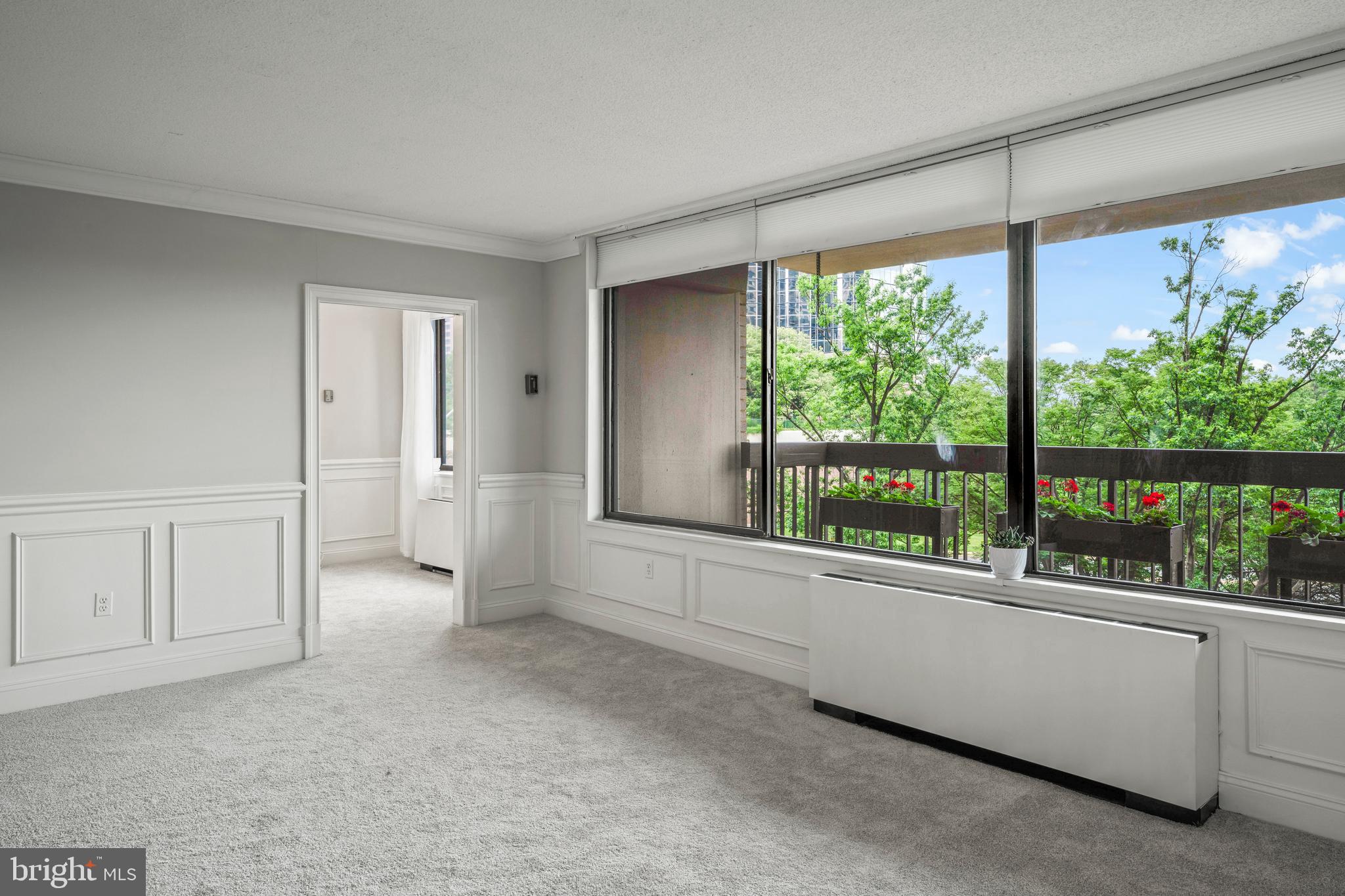 SKYLINE PLAZA - Residential