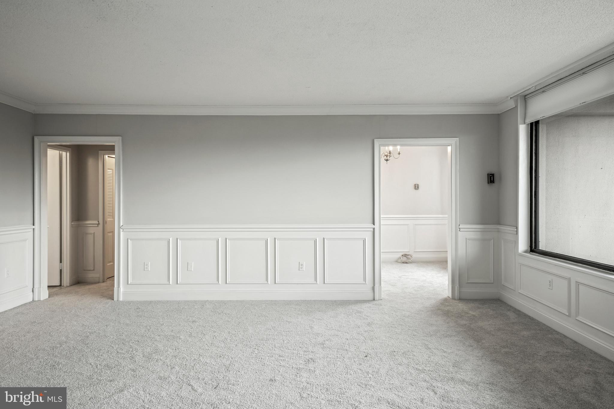 SKYLINE PLAZA - Residential