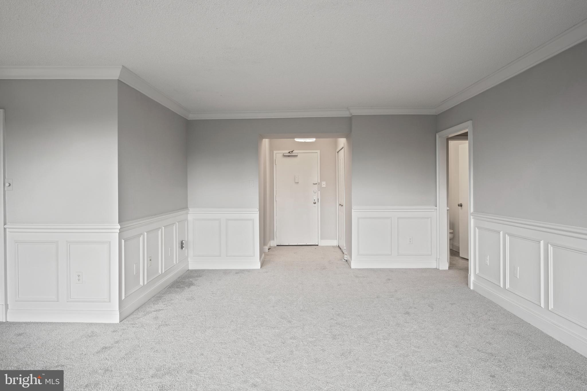 SKYLINE PLAZA - Residential