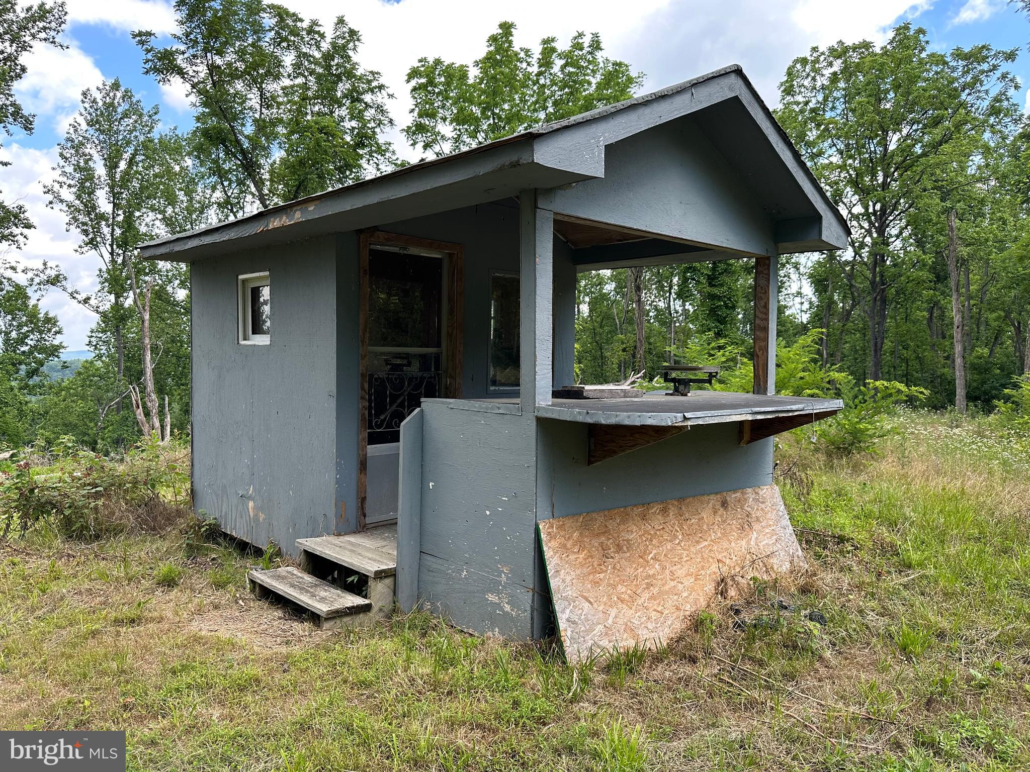 NONE AVAILABLE - Land