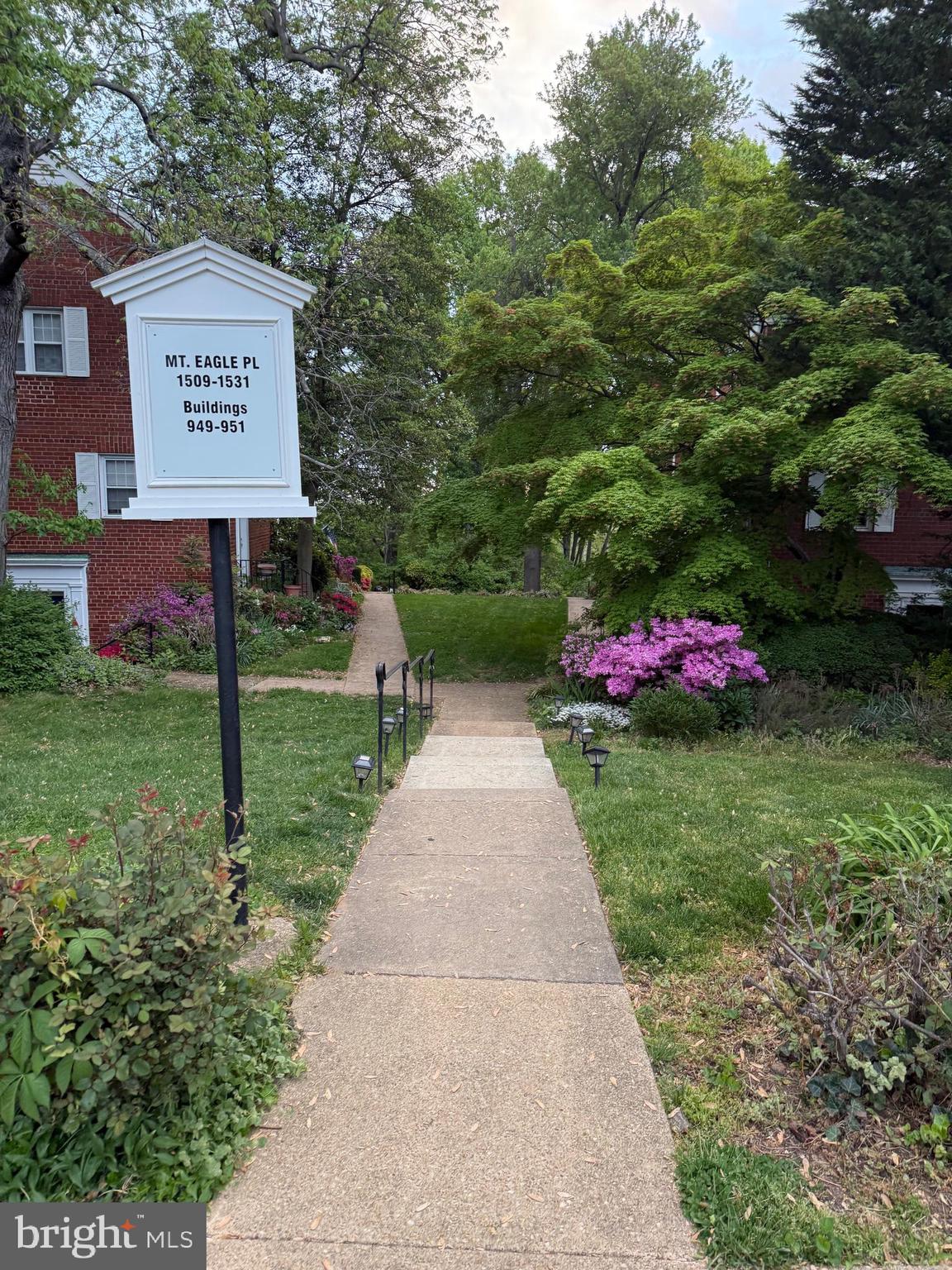 1517 MOUNT EAGLE PLACE