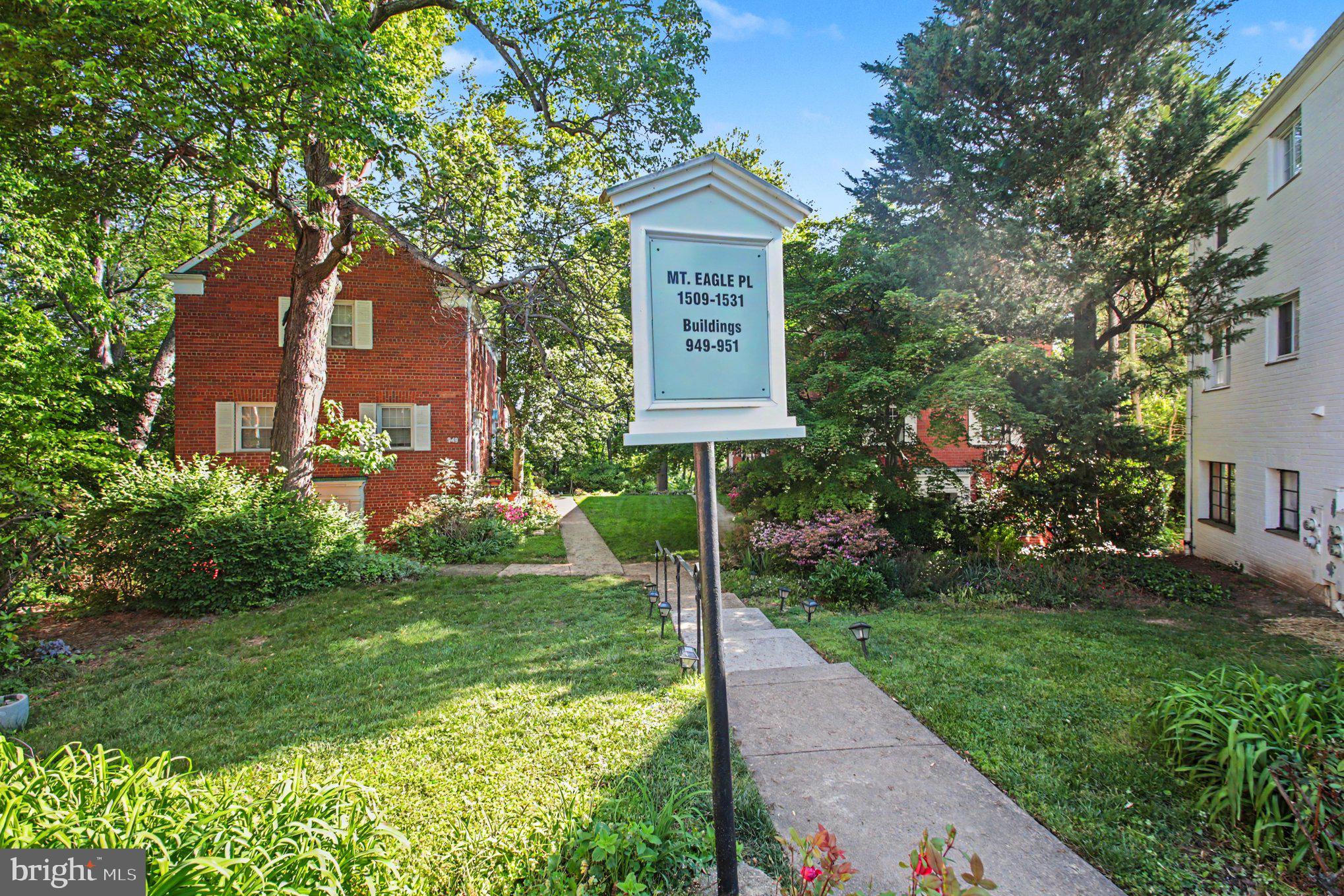 1517 MOUNT EAGLE PLACE