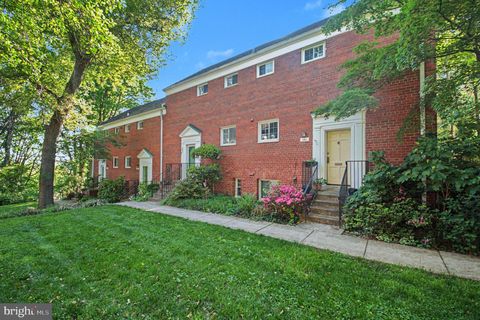 Photo of 1517 Mount Eagle Place, ALEXANDRIA, VA 22302 (MLS # VAAX2059772)