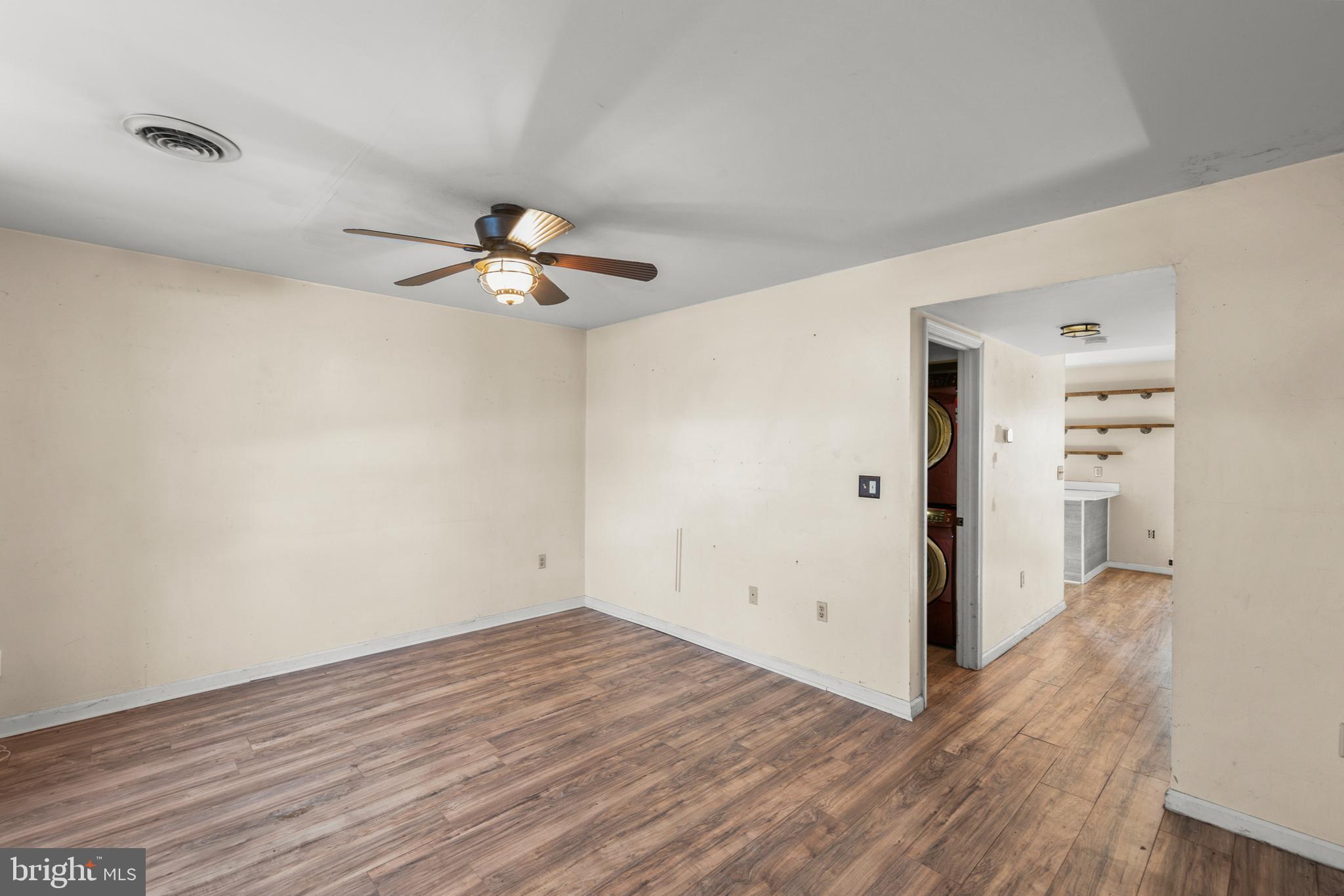 GEORGETOWN SQUARE - Residential