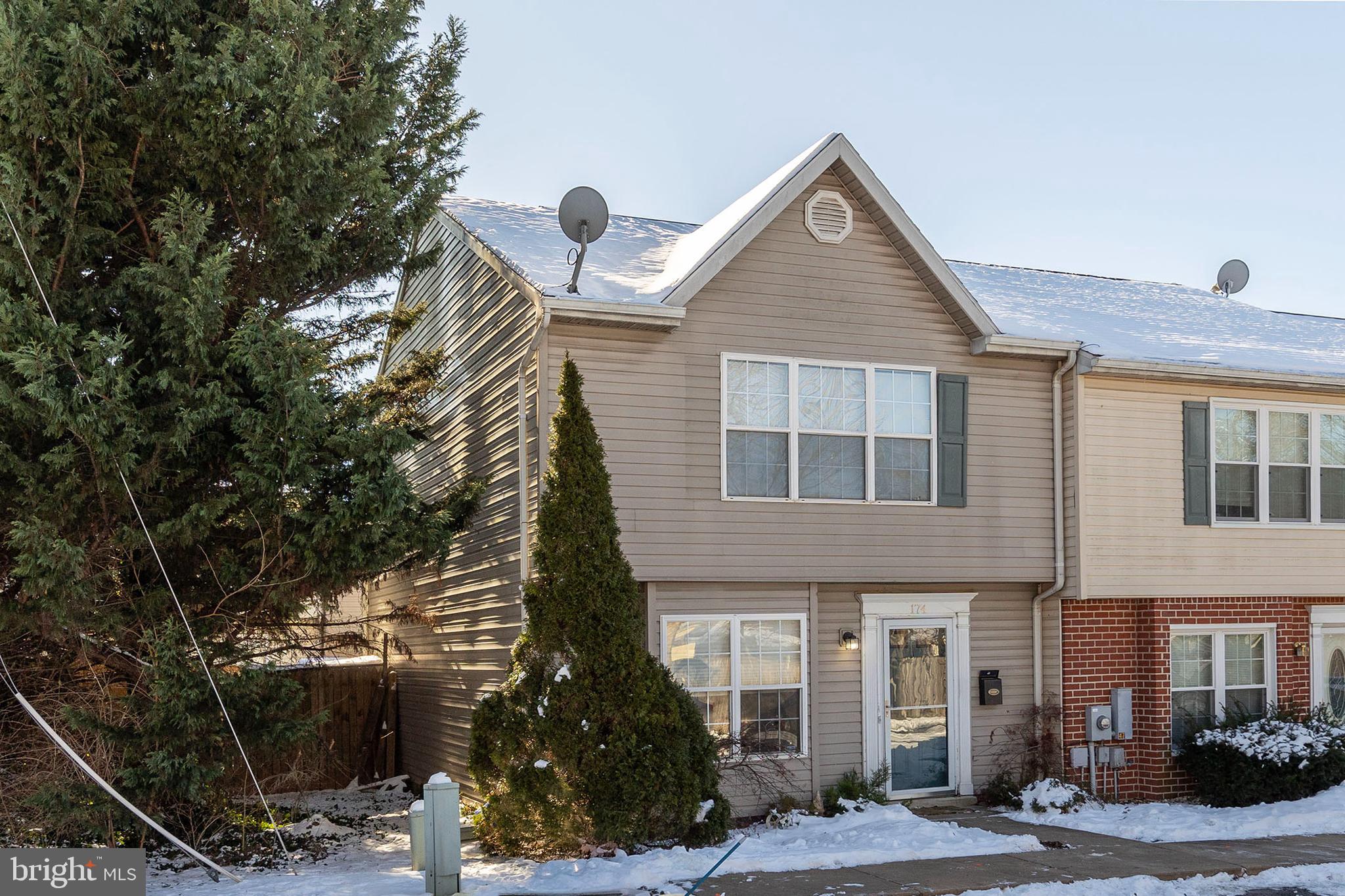 GEORGETOWN SQUARE - Residential