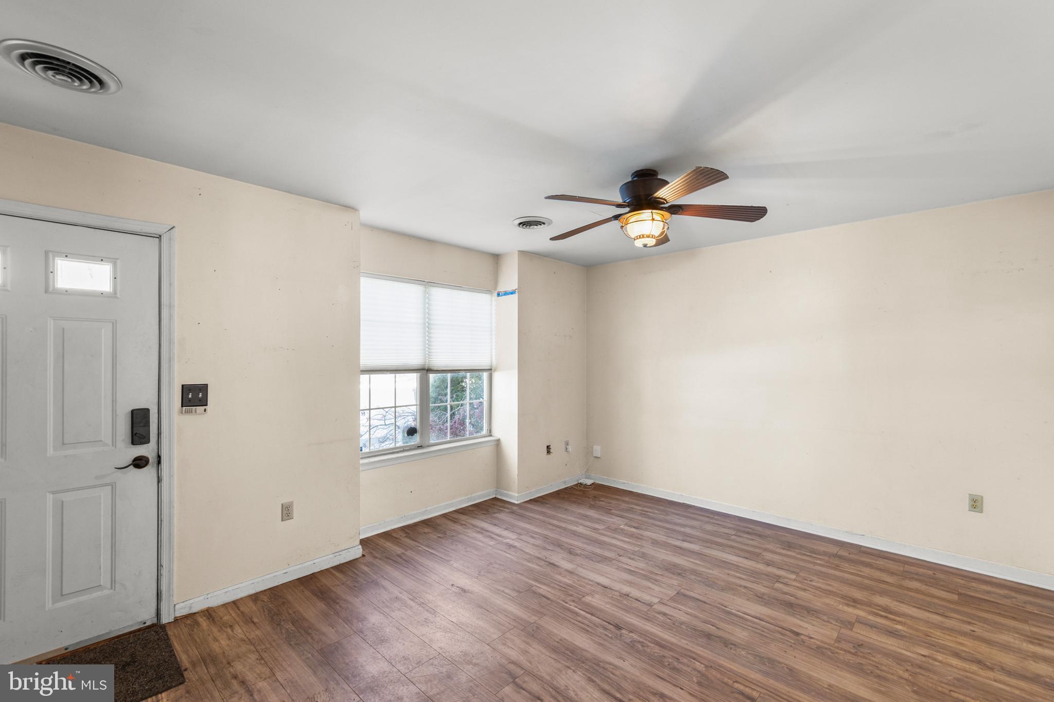 GEORGETOWN SQUARE - Residential