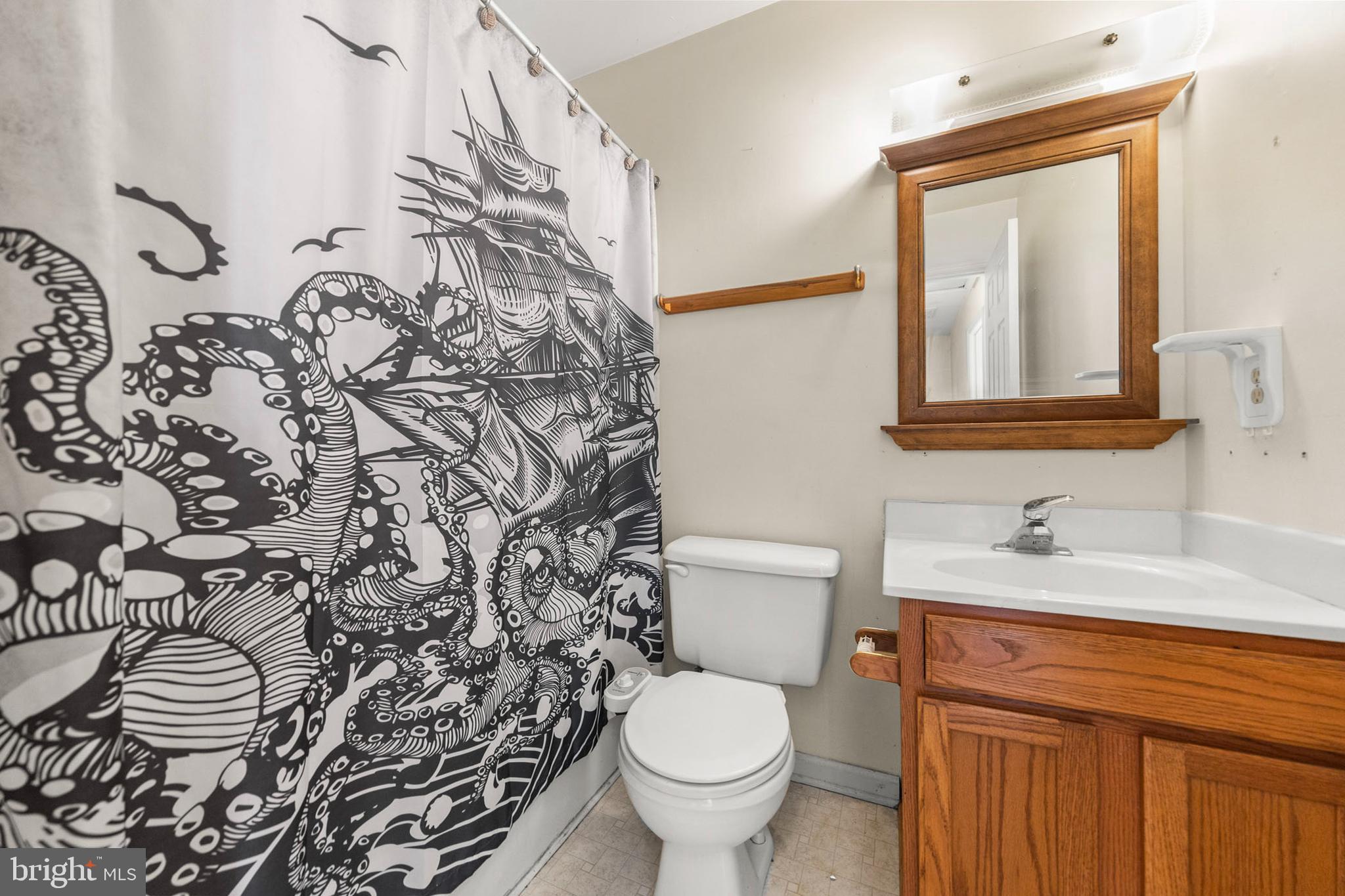 GEORGETOWN SQUARE - Residential