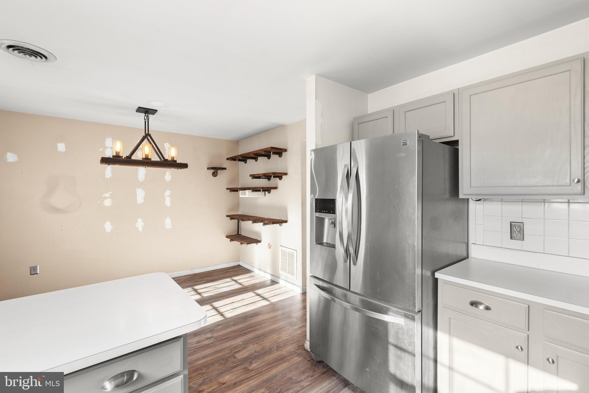 GEORGETOWN SQUARE - Residential