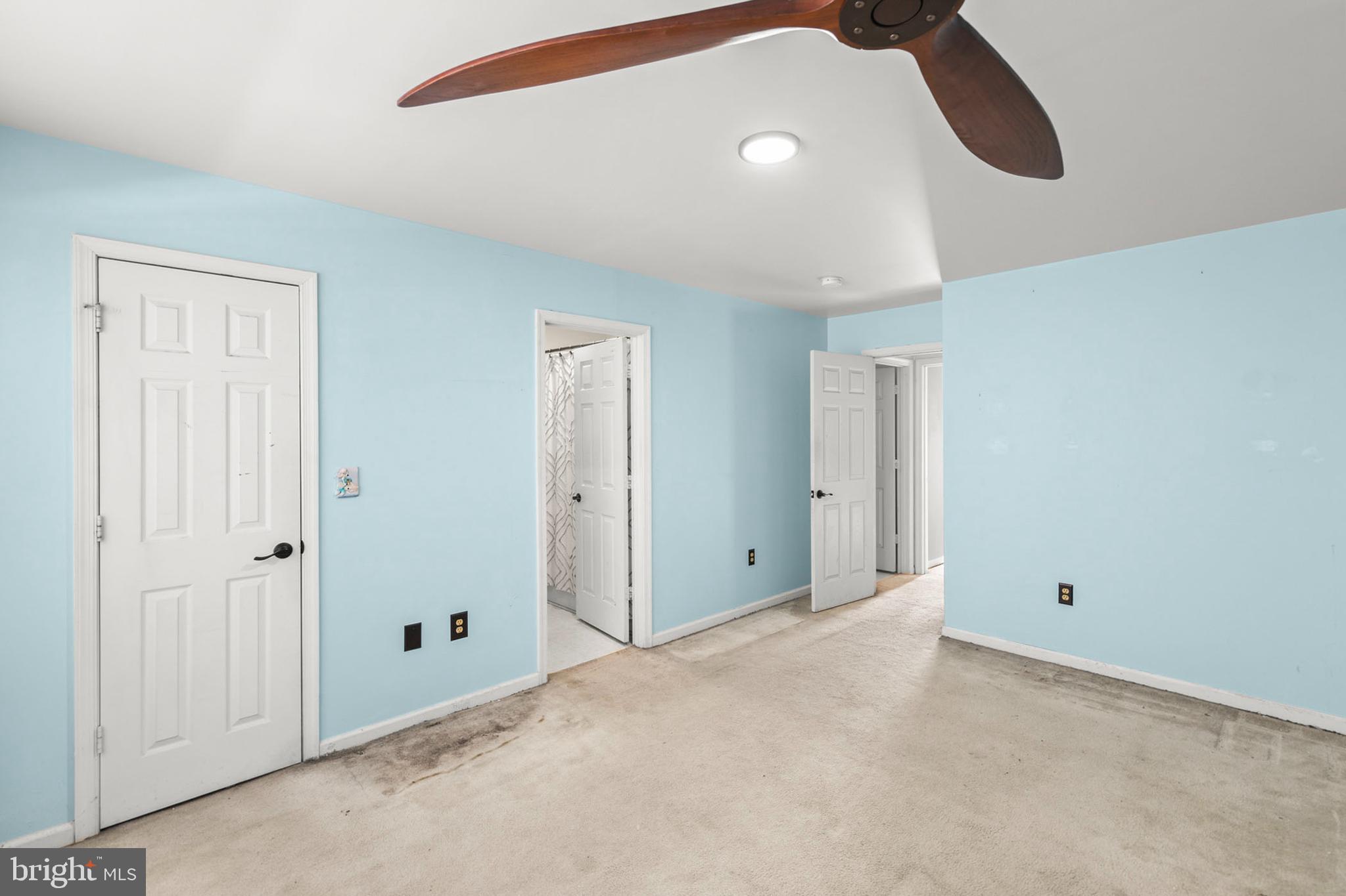 GEORGETOWN SQUARE - Residential