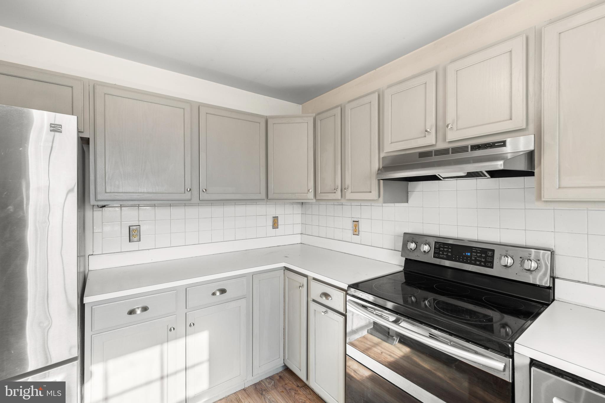 GEORGETOWN SQUARE - Residential