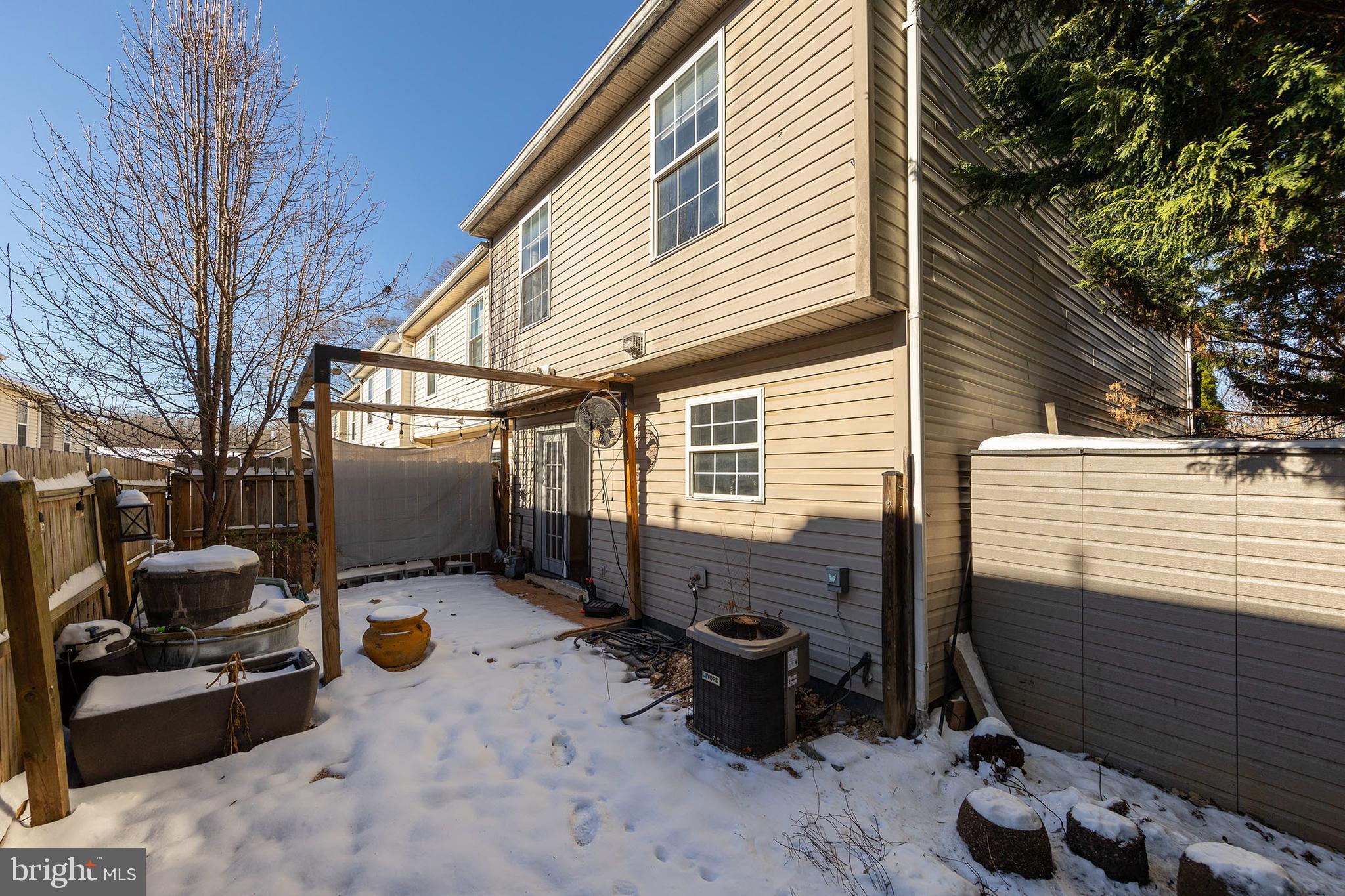 GEORGETOWN SQUARE - Residential