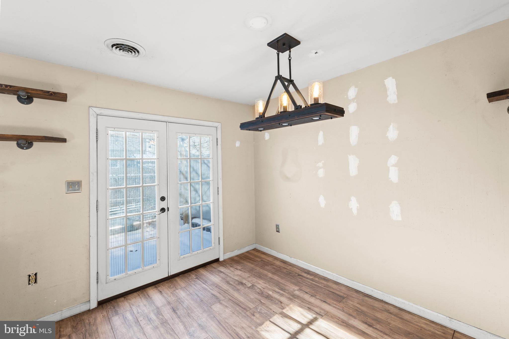 GEORGETOWN SQUARE - Residential