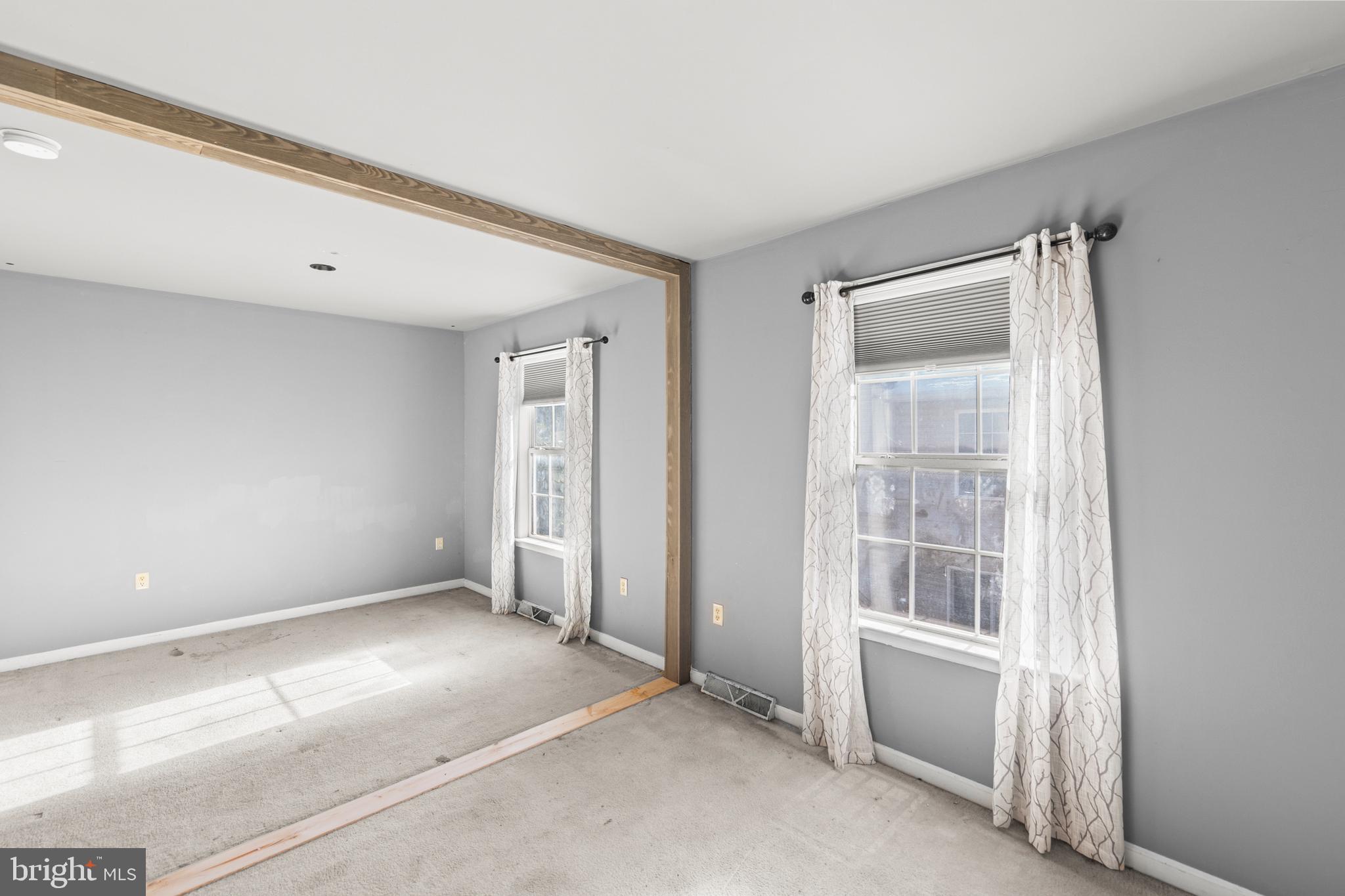 GEORGETOWN SQUARE - Residential