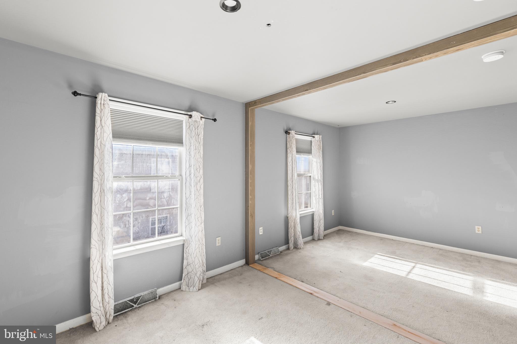 GEORGETOWN SQUARE - Residential