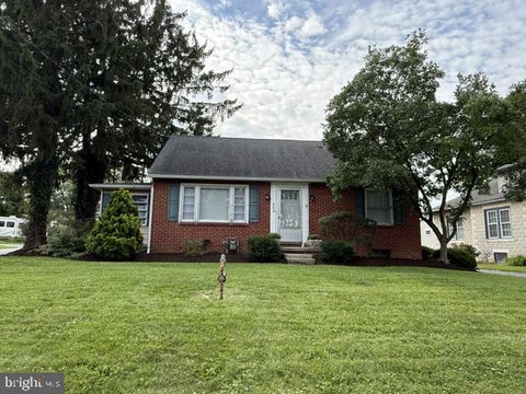 Homes For Rent - 248 E Main Street<br/> Lancaster County, LEOLA, PA 17540