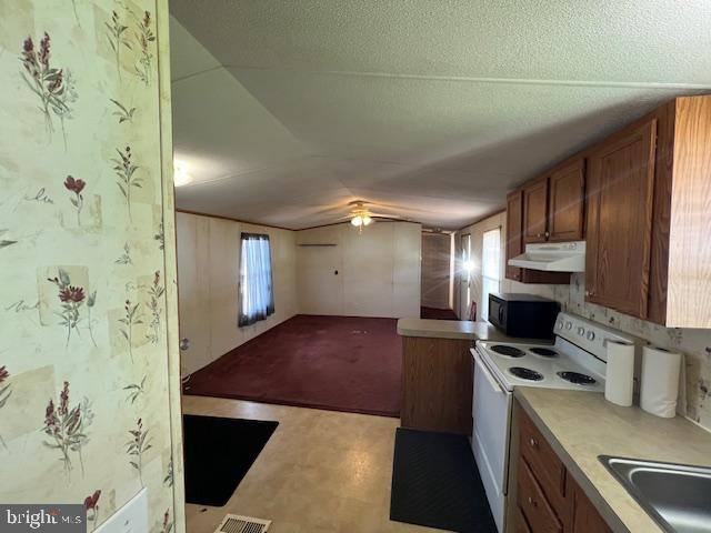 REEDS AT BAYVIEW MOBILE PARK - Residential