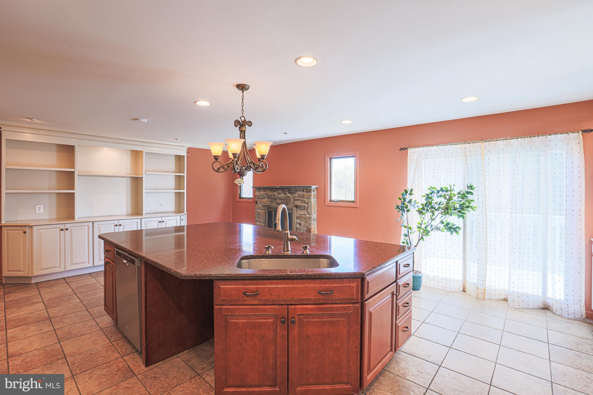 MANOR RIDGE - Residential