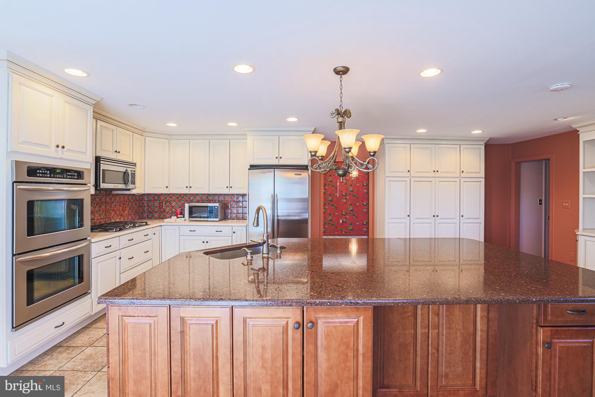 MANOR RIDGE - Residential