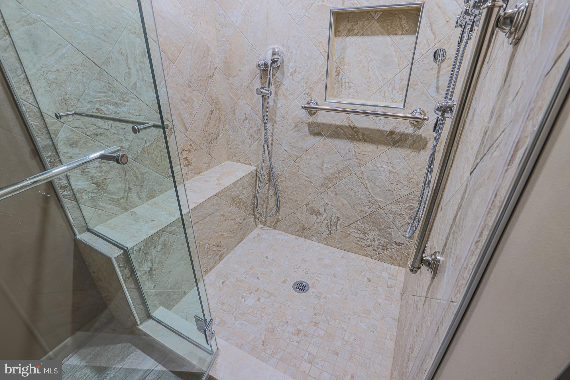 MANOR RIDGE - Residential