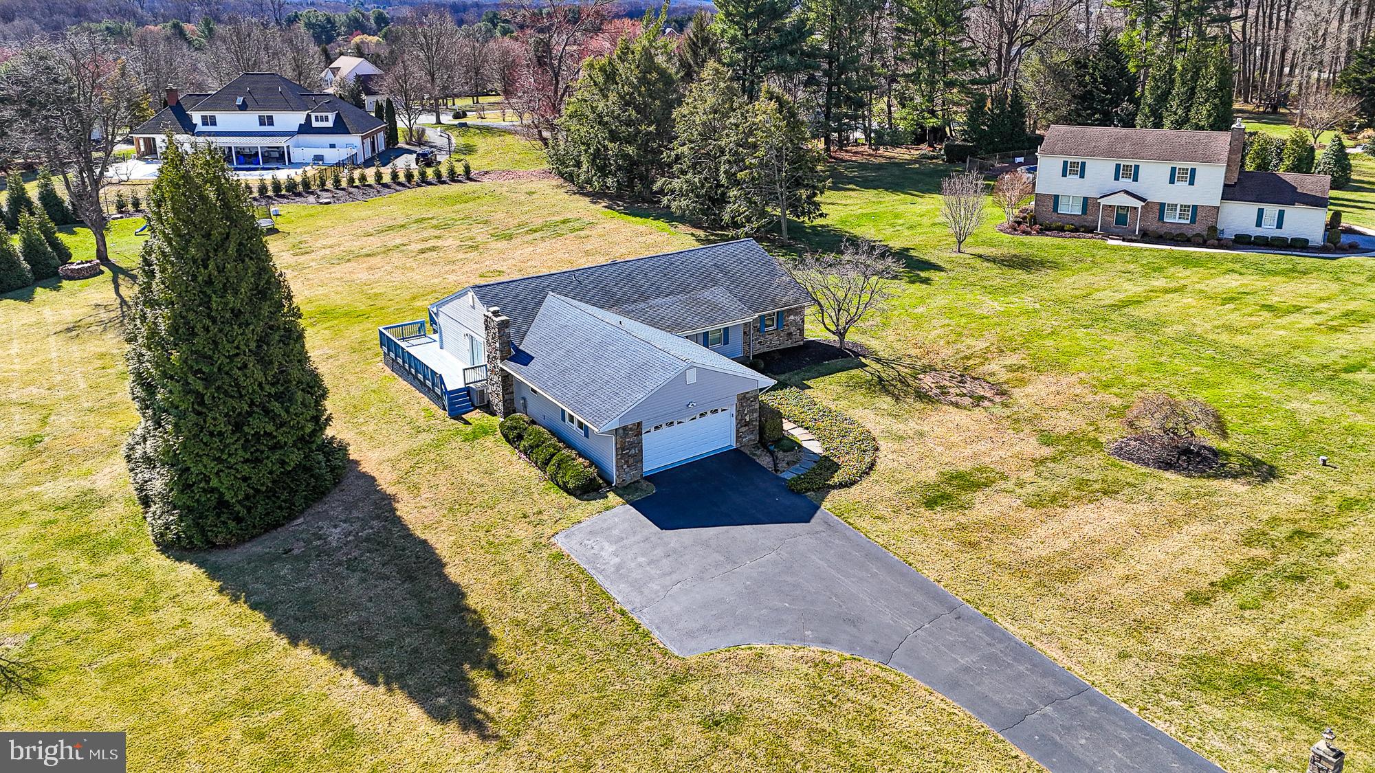 MANOR RIDGE - Residential