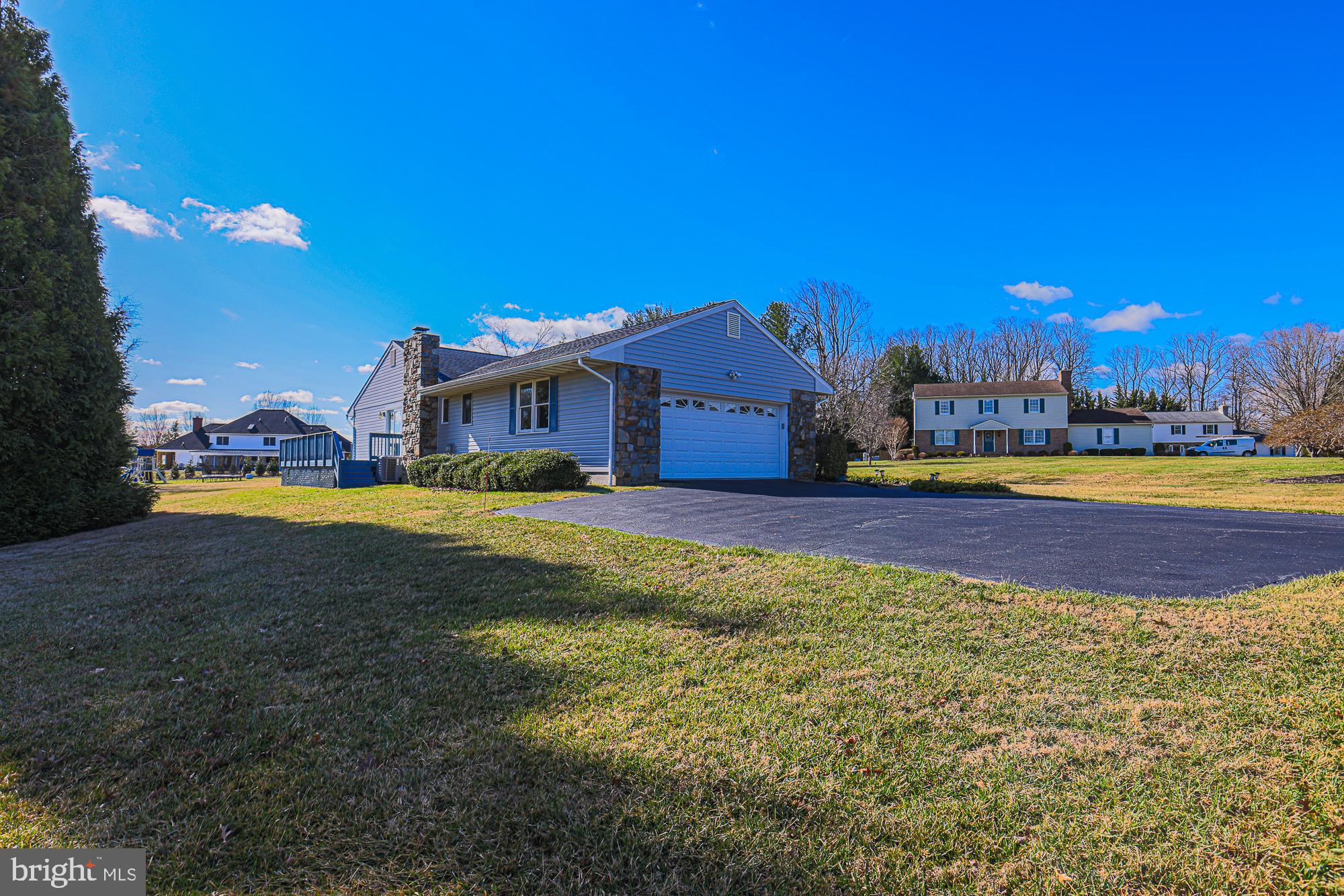 MANOR RIDGE - Residential