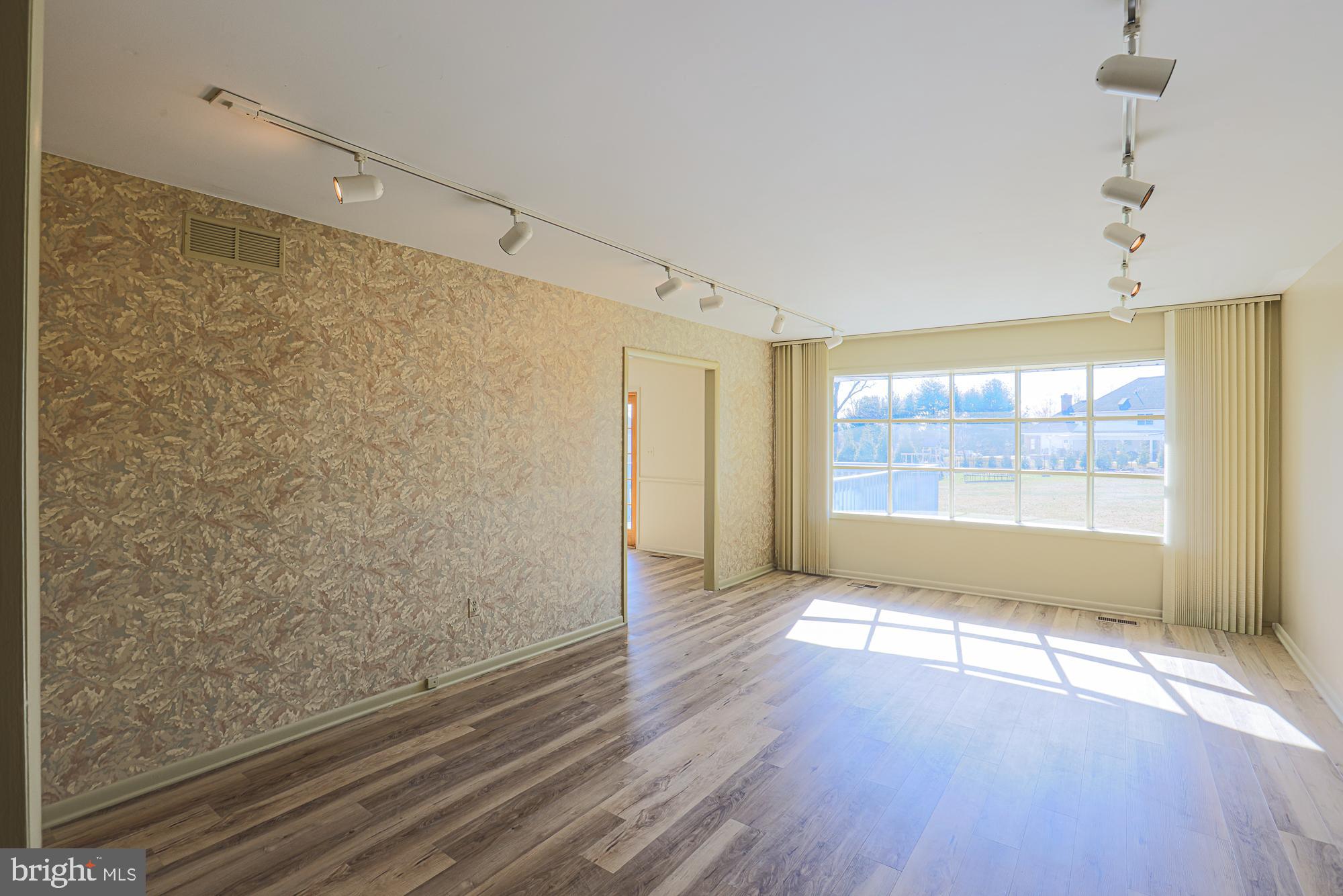 MANOR RIDGE - Residential