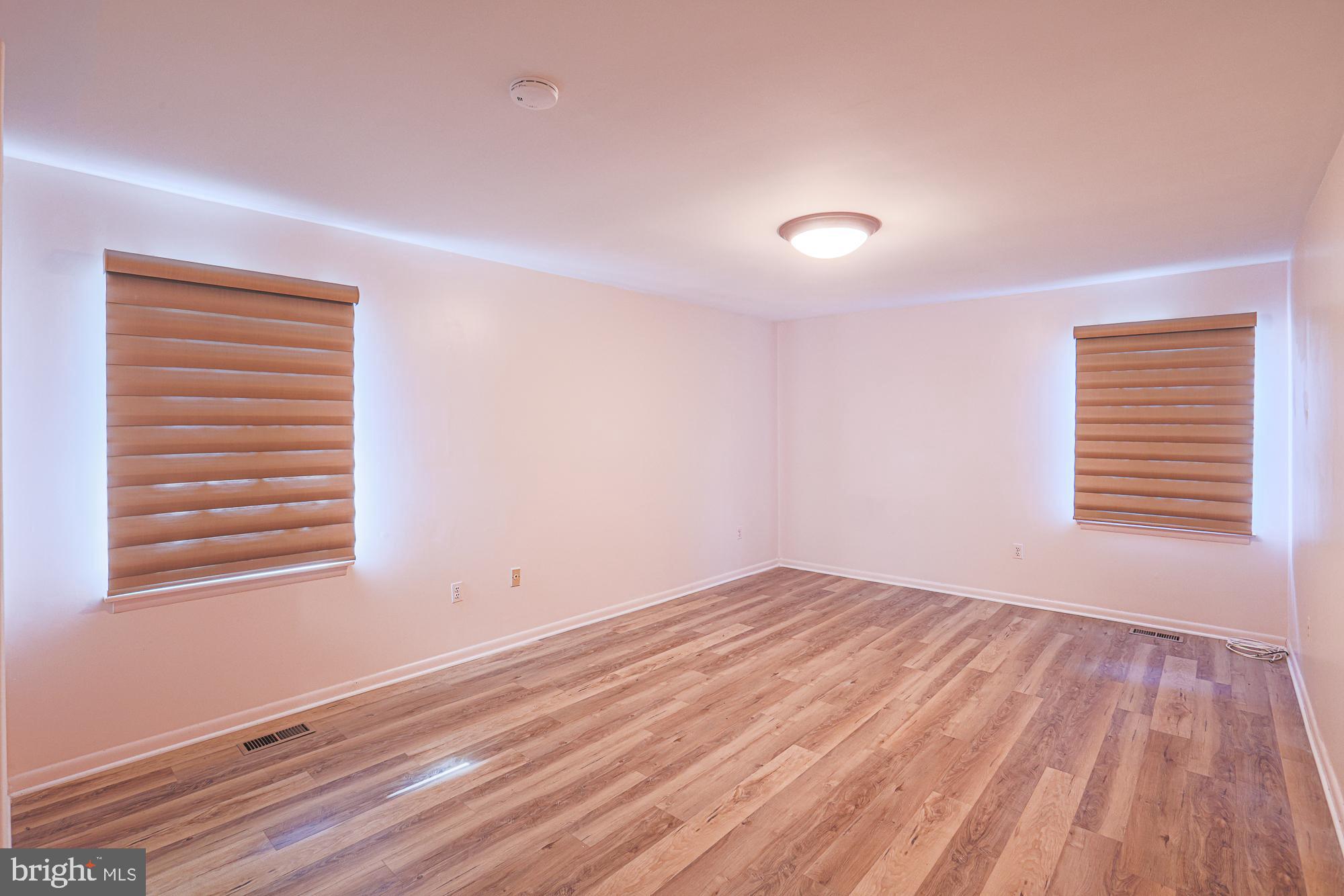 MANOR RIDGE - Residential