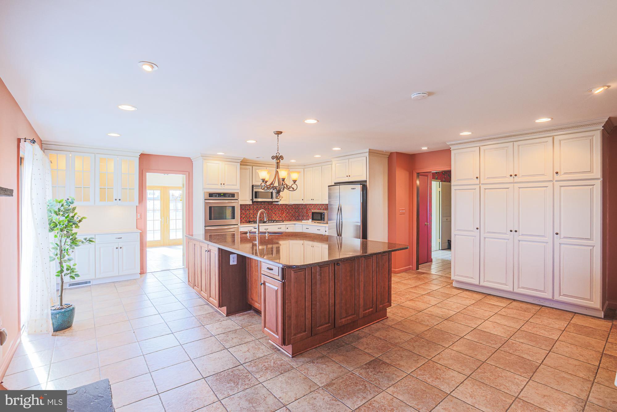 MANOR RIDGE - Residential