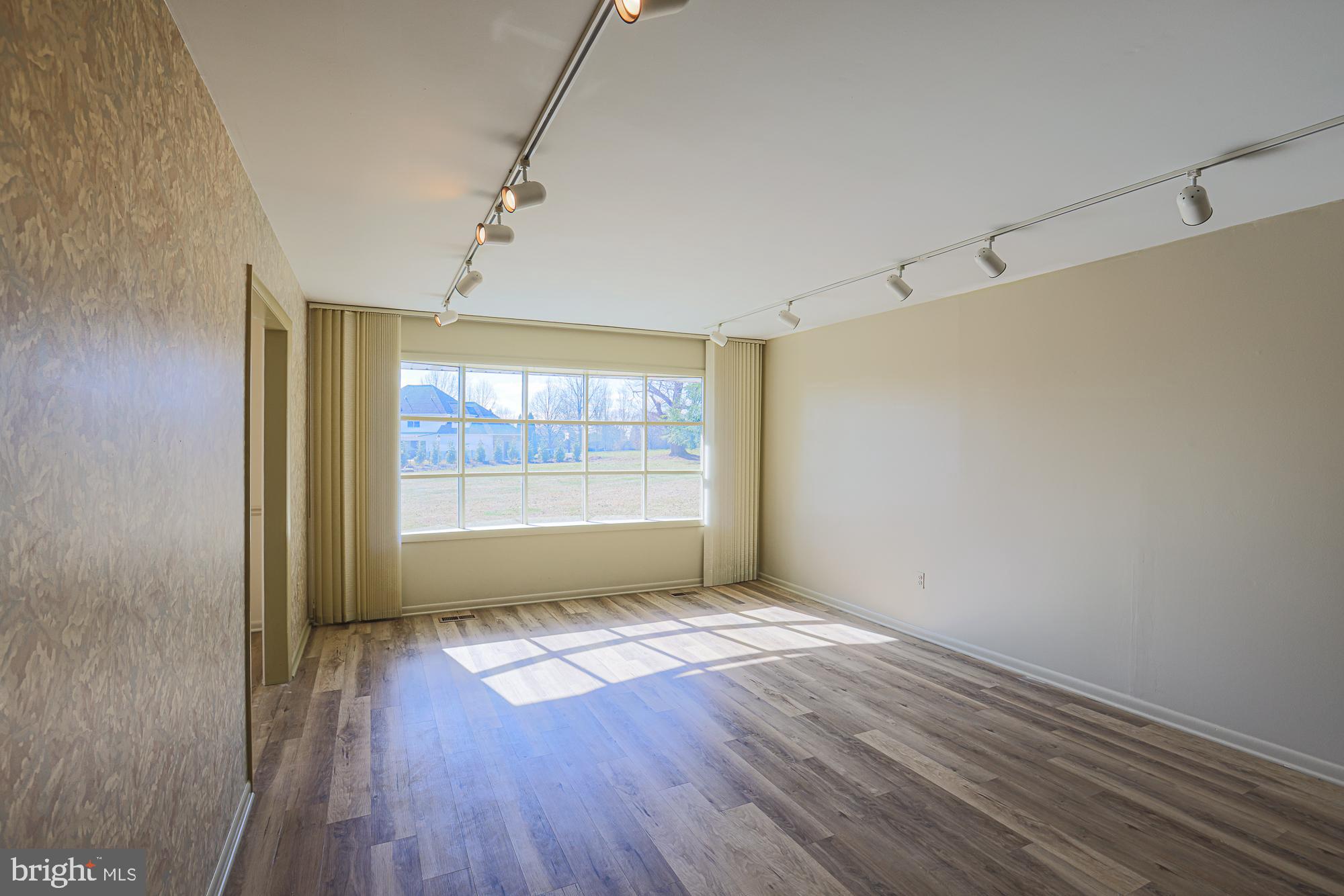 MANOR RIDGE - Residential