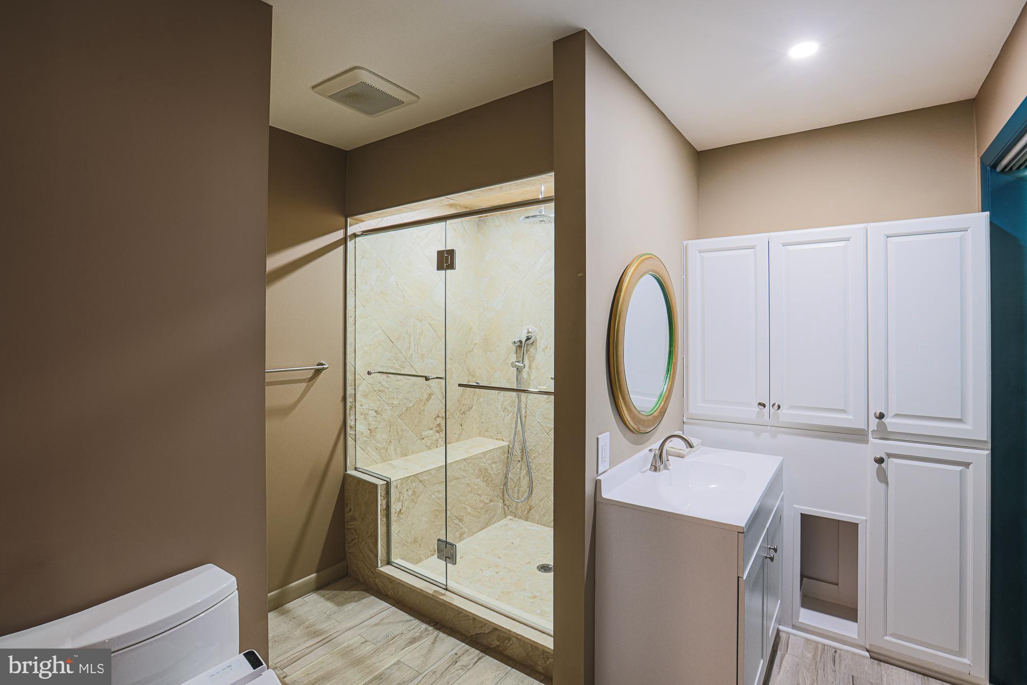 MANOR RIDGE - Residential