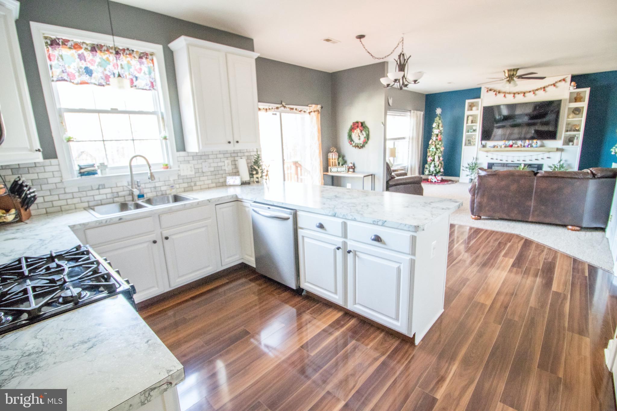 MARINERS COVE - Residential