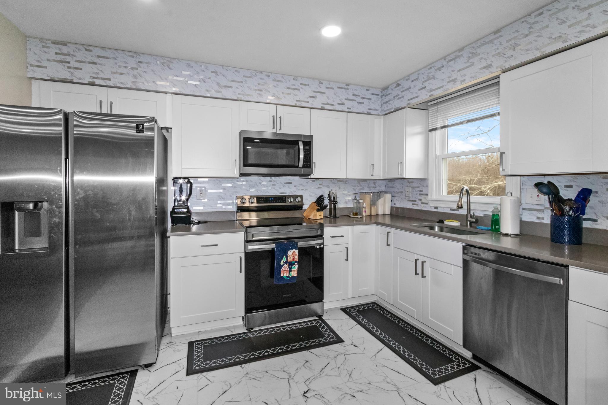 MARY-CATHERINE ESTATES - Residential