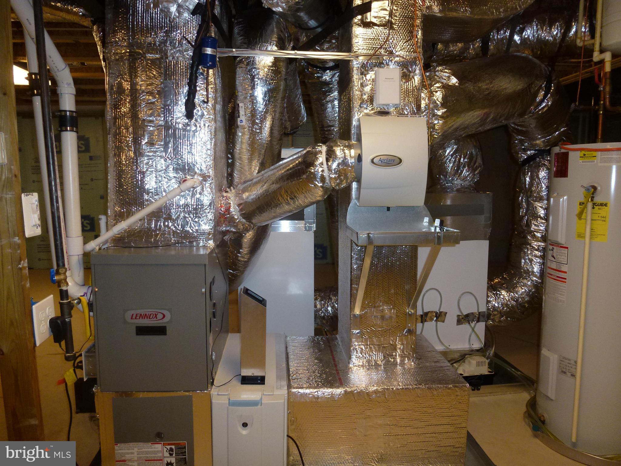 VIRGINIA HERITAGE AT LEE'S PARK - Residential