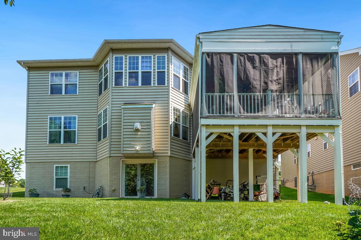 CENTENNIAL OVERLOOK - Residential Lease