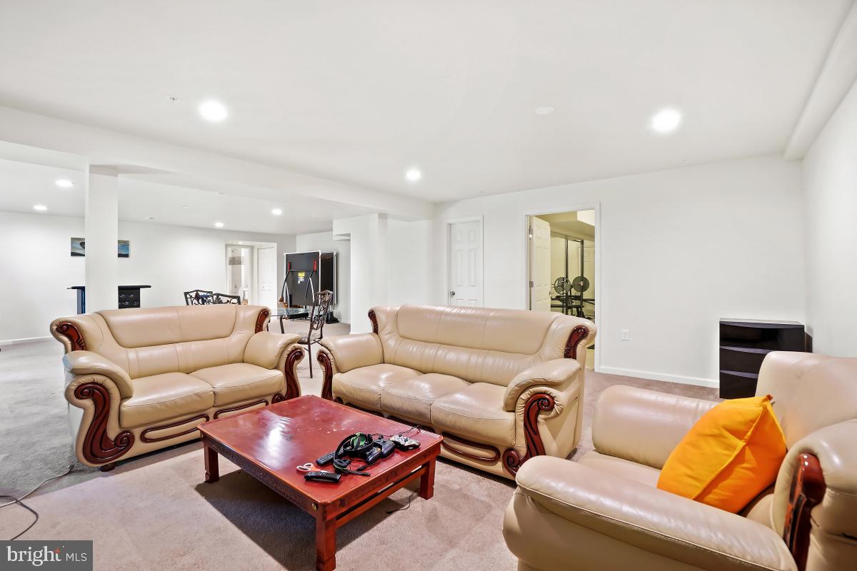 CENTENNIAL OVERLOOK - Residential Lease