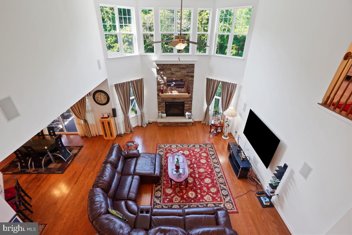 CENTENNIAL OVERLOOK - Residential Lease