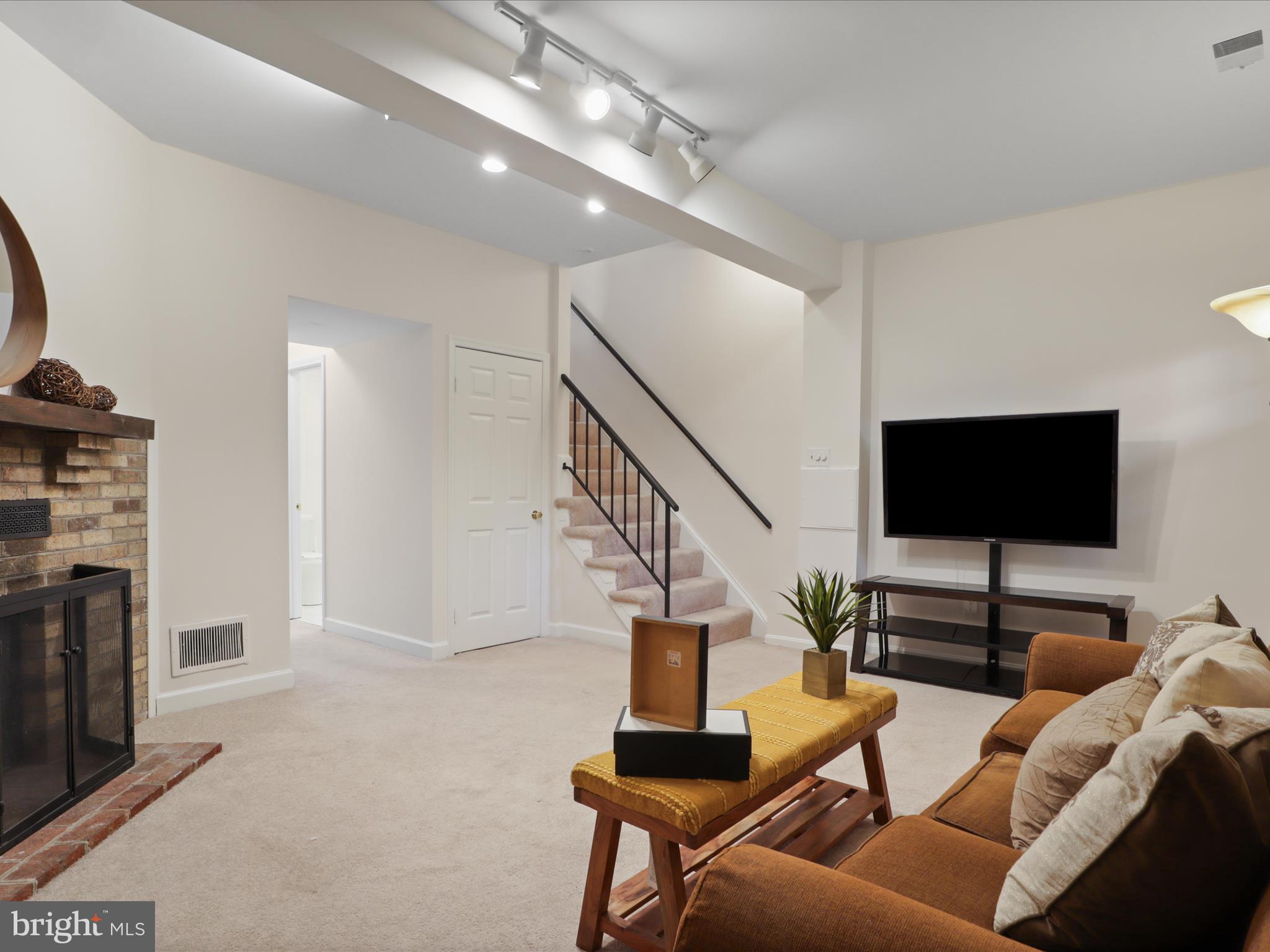 BRIGHTON SQUARE - Residential