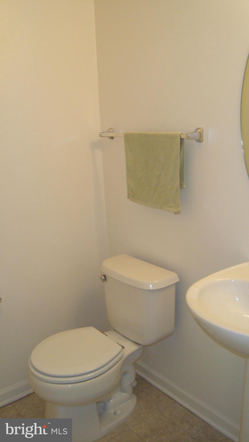 HOLLIFIELD STATION - Residential Lease