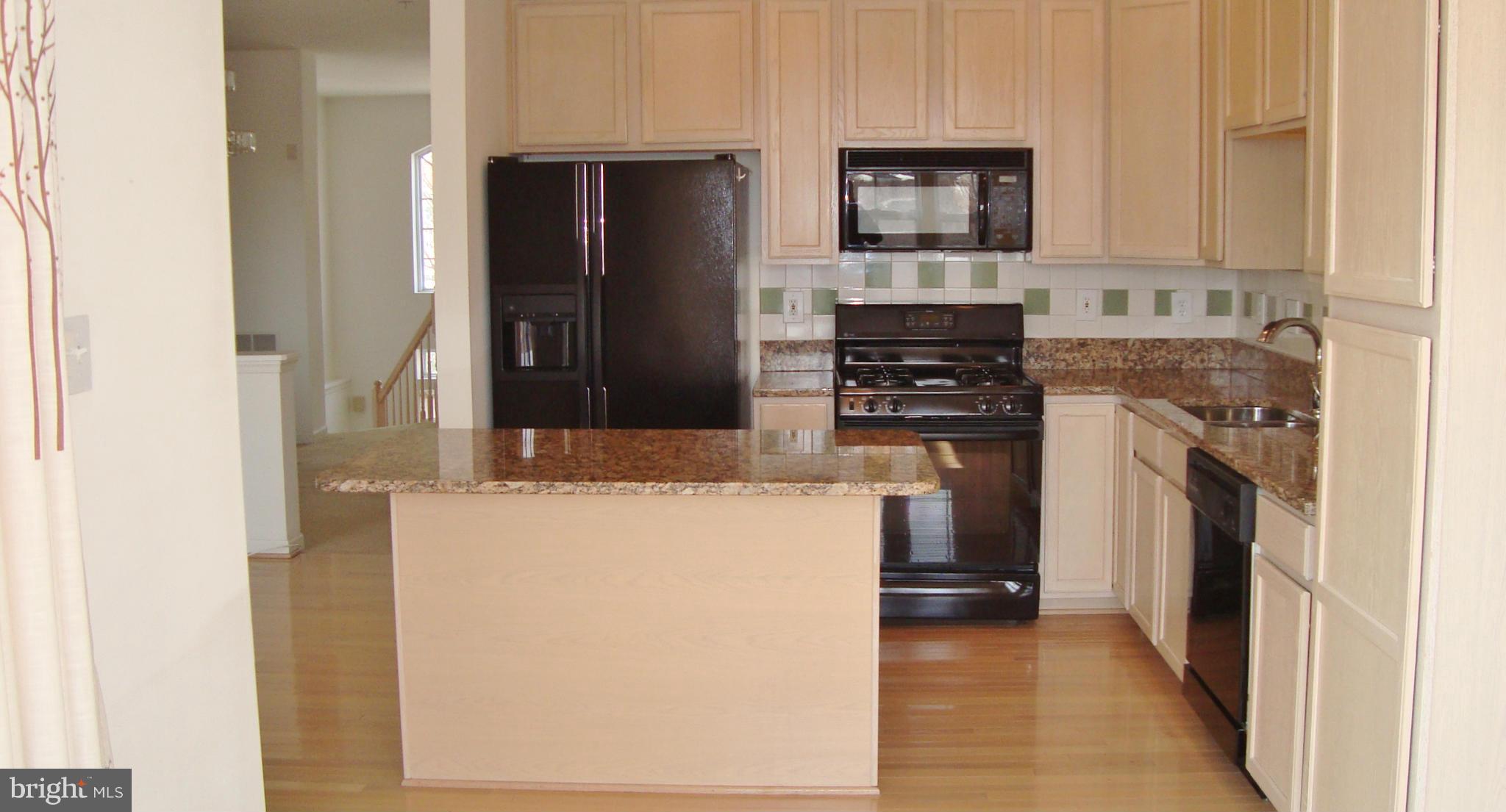 HOLLIFIELD STATION - Residential Lease