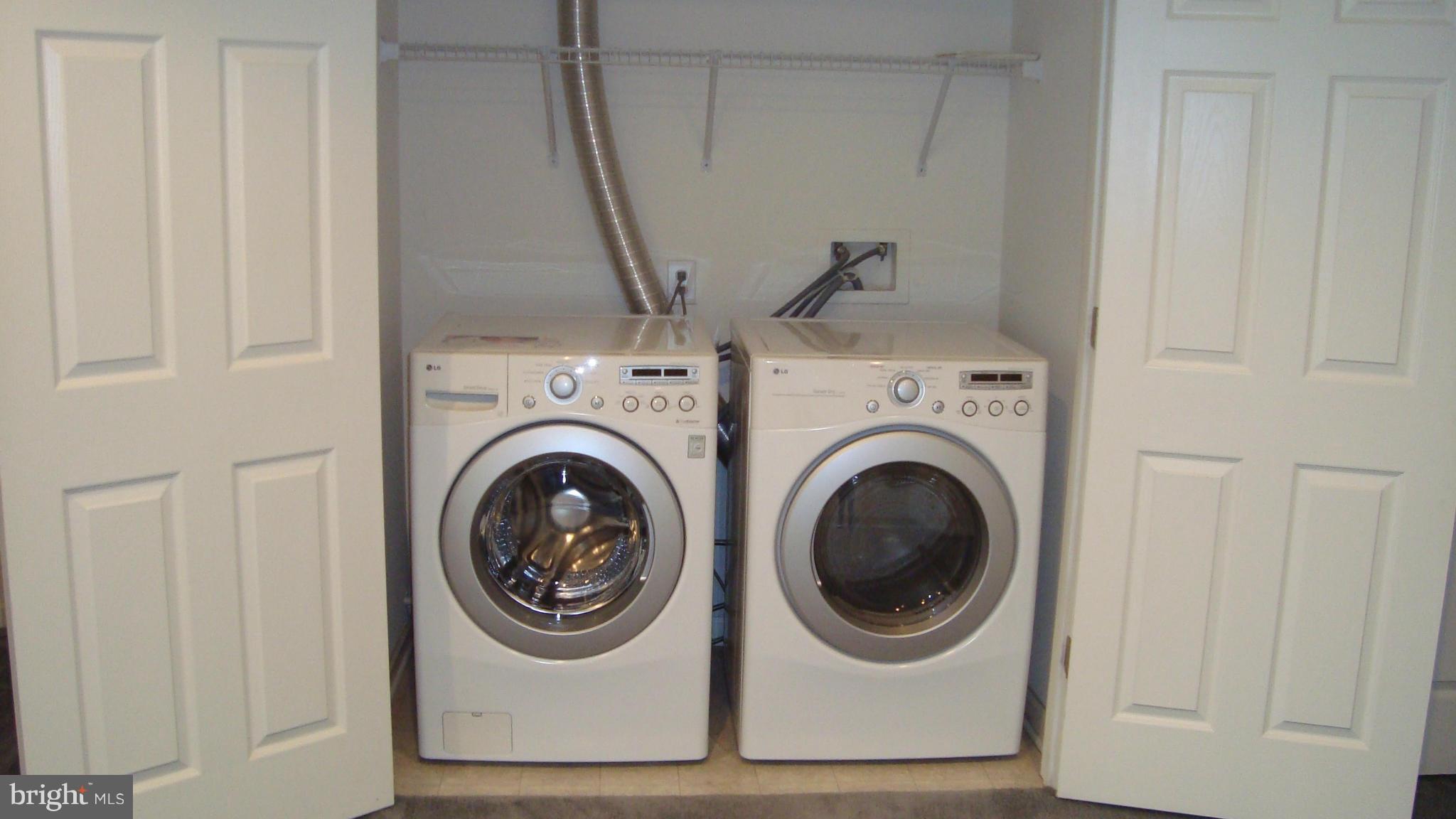 HOLLIFIELD STATION - Residential Lease