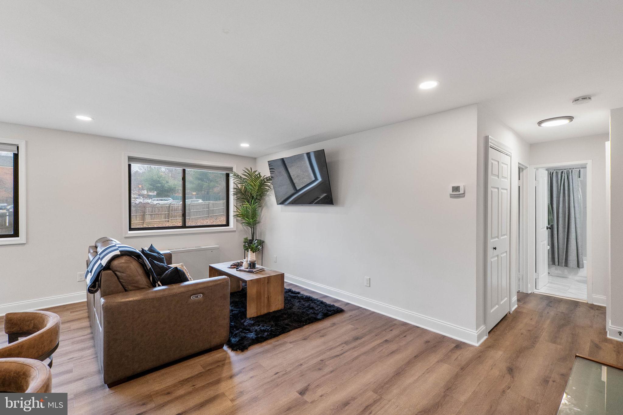 8601 MANCHESTER ROAD 220