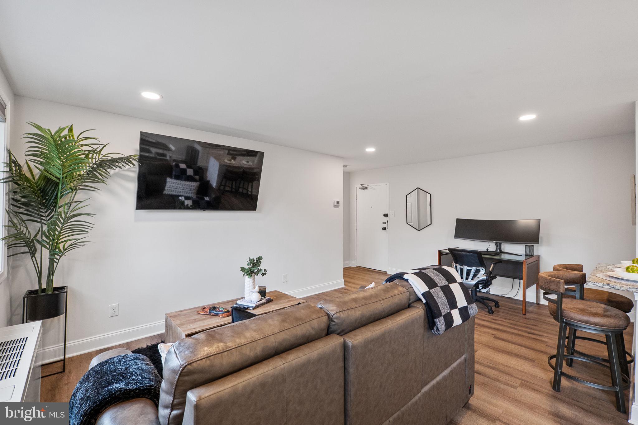 8601 MANCHESTER ROAD 220